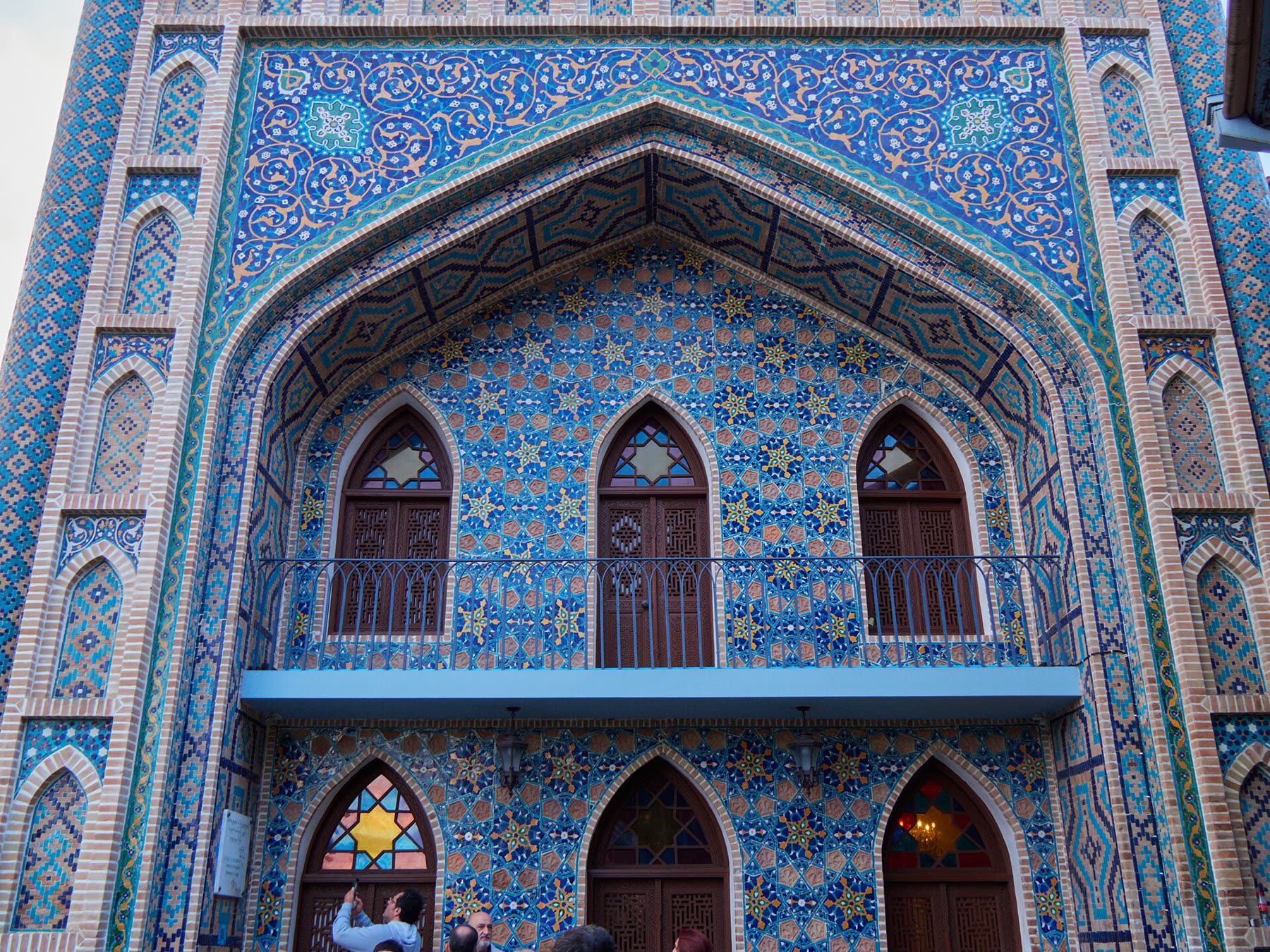 Tiled bathhouse around the corner